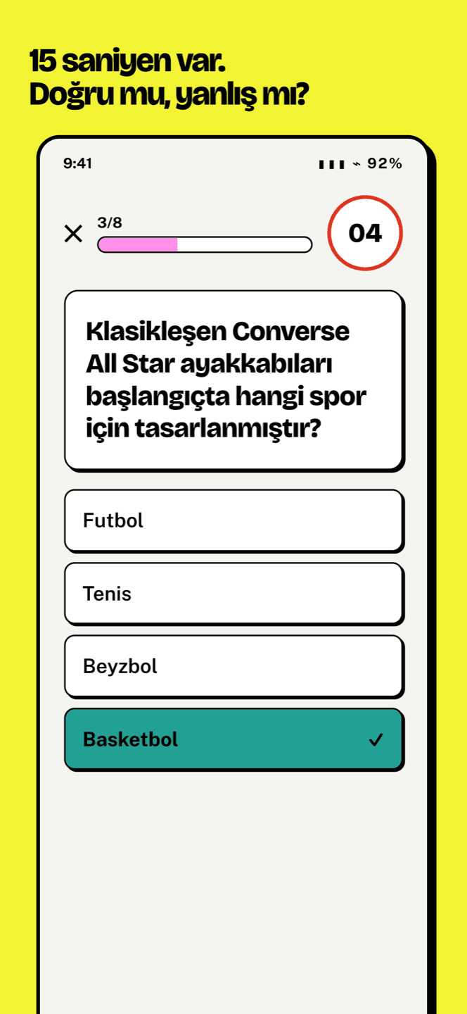 Quiz ekranı: 15 saniyelik sürede soru ve dört şık — "15 saniyen var. Doğru mu, yanlış mı?"